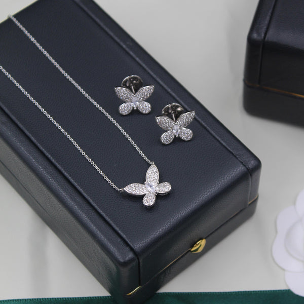 Elegant Butterfly Pendant Necklace with Sparkling Diamonds